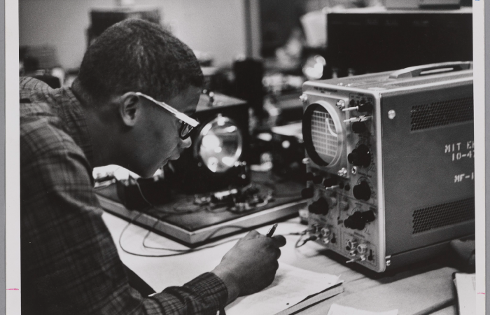 Ernest Cohen in class, 1963