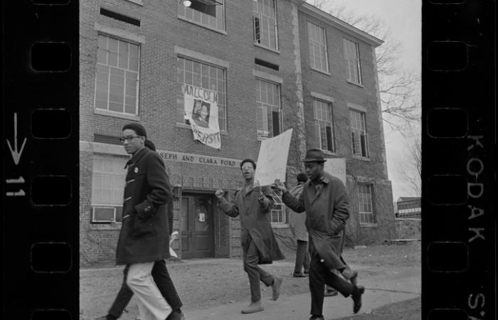 MIT BSU students support Brandeis Black students, 1969