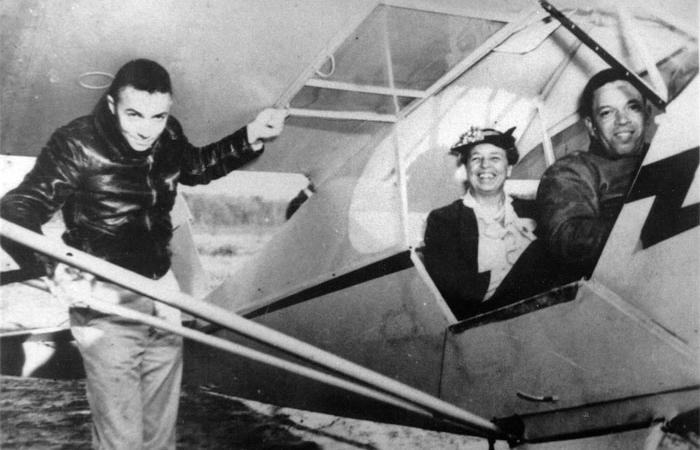 Eleanor Roosevelt visits Tuskegee, 1941